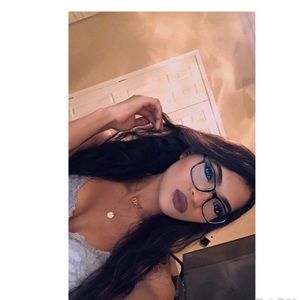 Meet your Posher, Desiree